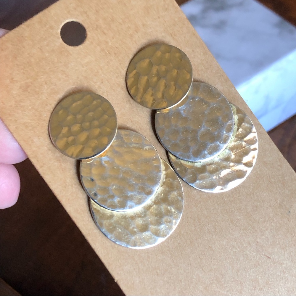 Vintage hammered graduated overlap gold plated dangle earrings